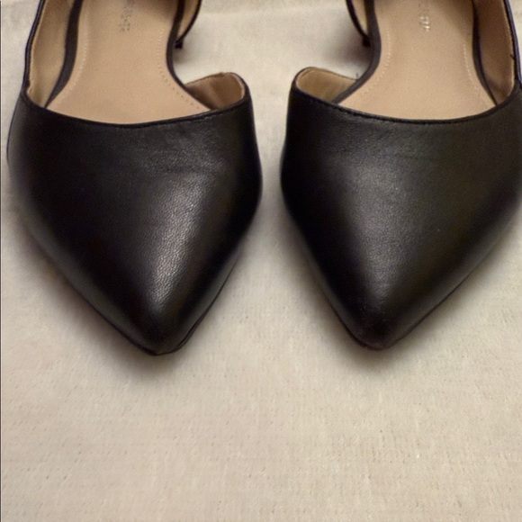 Marc Fisher Black Pointed Flats, 7.5 - Picture 5 of 10